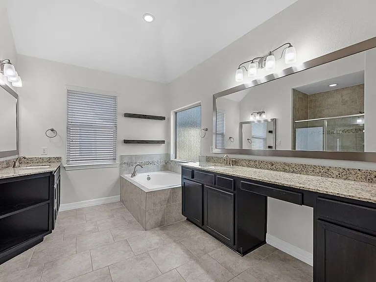 458 N Live Oak St — Photo 21