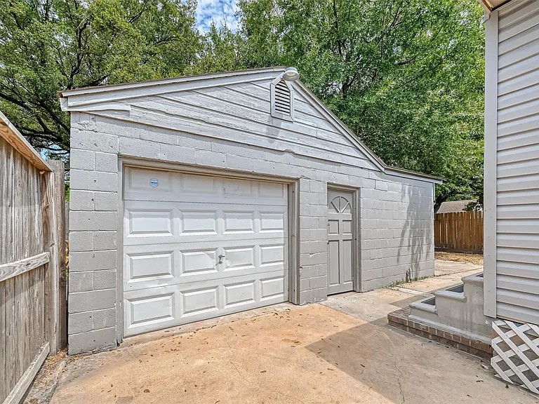 817 Eleanor St — Photo 43