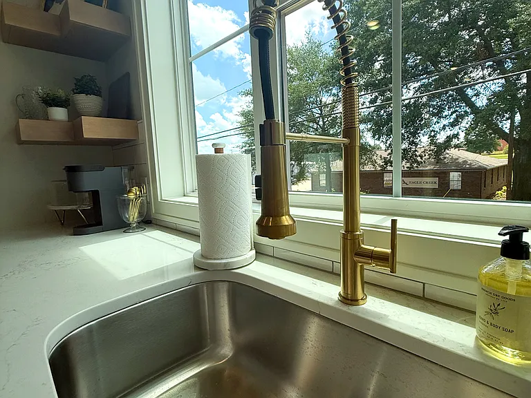 512 Mobile St — Photo 10