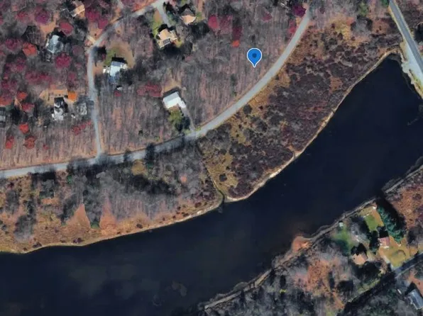 489 N Shore Dr, Albrightsville, PA 18210