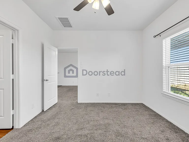 24014 Farmstead Dr — Photo 28