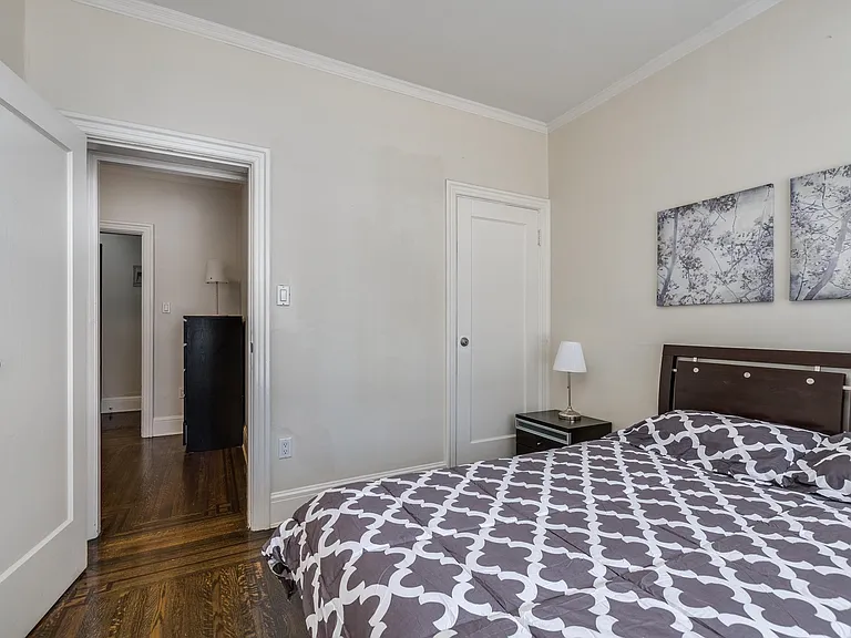 935 Jervis St #2 — Photo 21