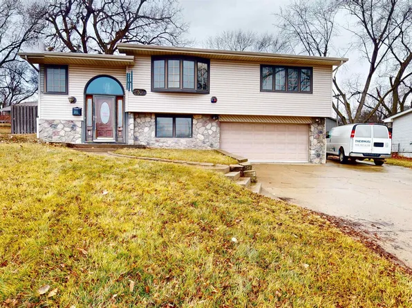 7306 S 85th St, La Vista, NE 68128