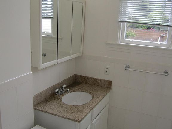 5th image of 491 Frederick St APT 10