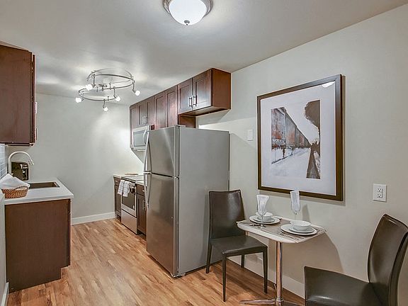 Kitchen dining