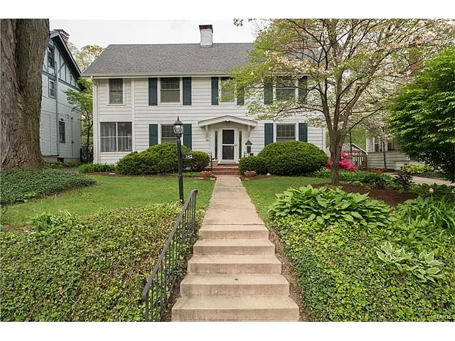 145 Gray Ave photo 1