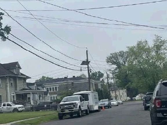 Exterior Neighborhood (street photo)