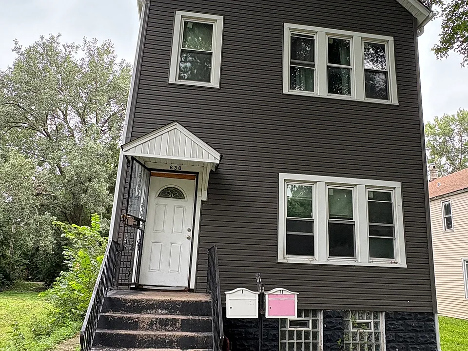 830 W 51st Pl #1
