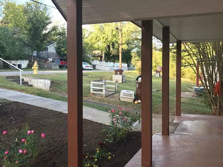129 Hamilton Cir — Photo 3