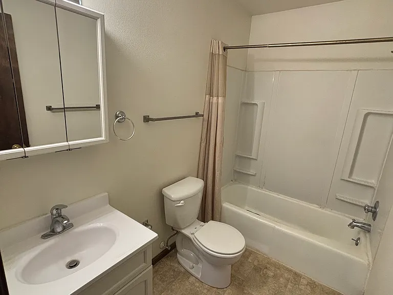 208 Spruce St #4 — Photo 26