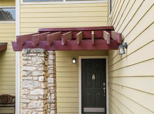 512 Eberhart Ln APT 204, Austin, TX 78745
