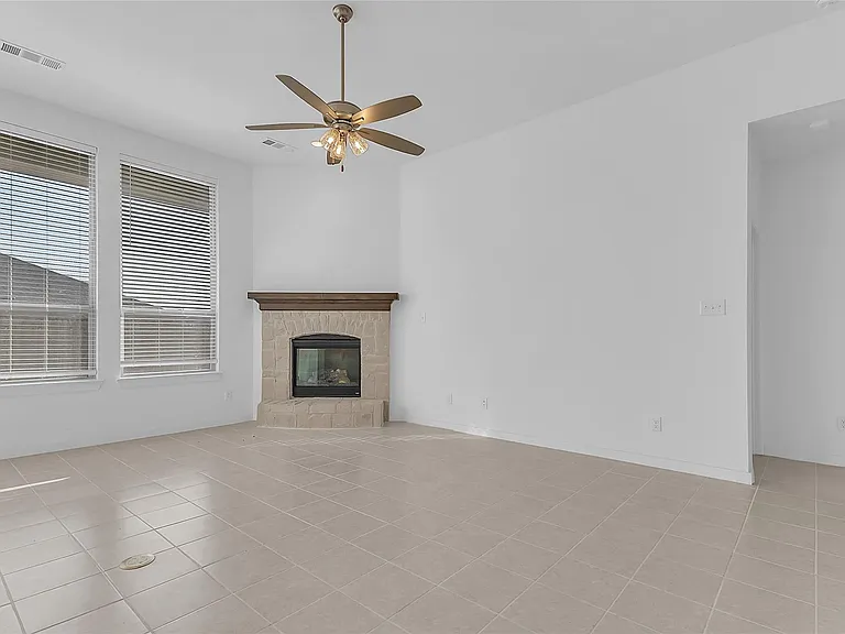 1805 Everglades Dr — Photo 7