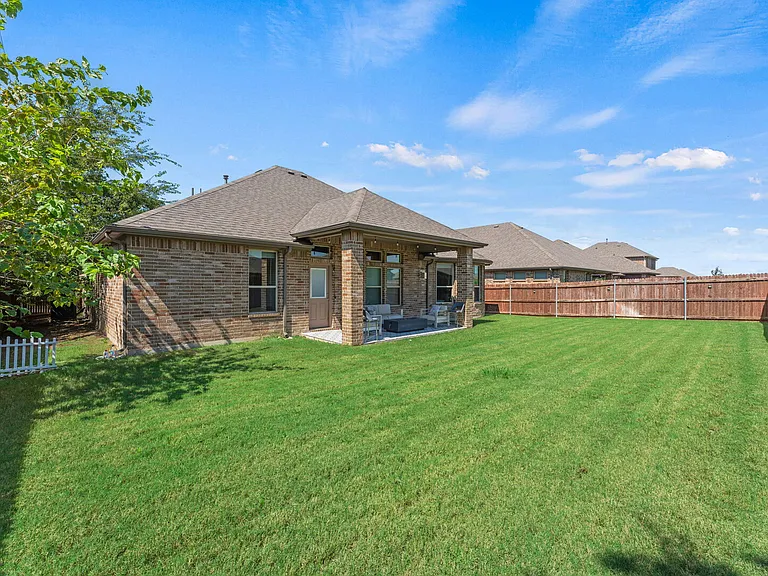 Longbow Ln — Photo 45