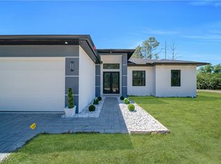 315 Stonybrook Ave, Lehigh Acres, FL 33972