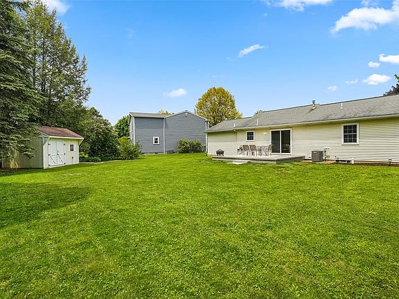 3rd image of 3790 Faircrest Dr