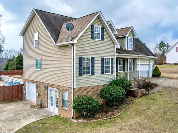 3rd image of 264 Brook Hollow Dr SE