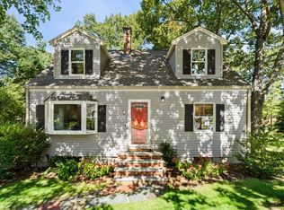1 Hiawatha Rd, Woburn, MA 01801