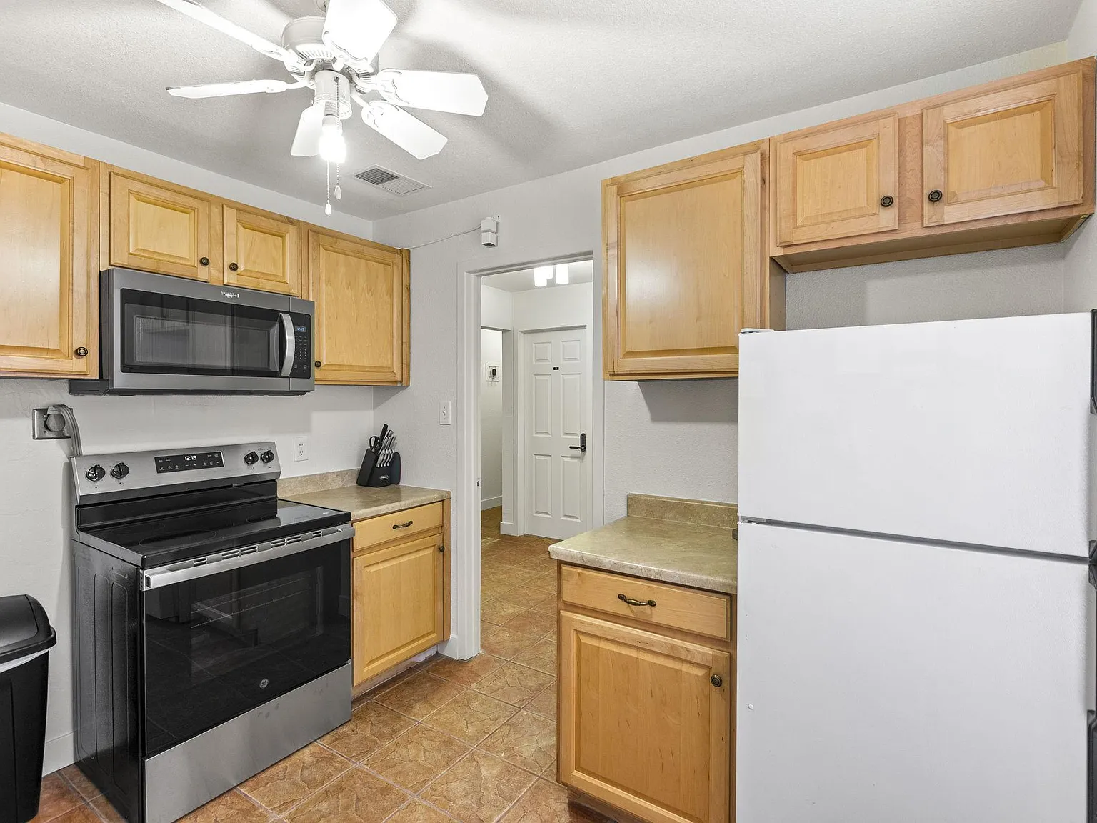 4 bed, 2.0 bath, 1344 sqft, $1,230 — Photo 4