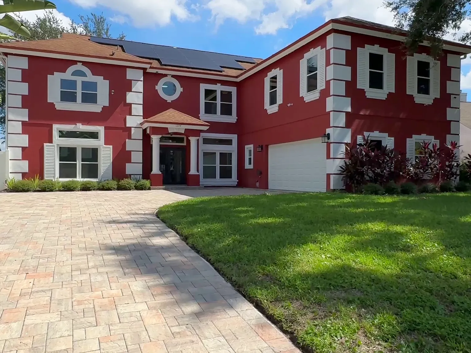 5 bed, 3912 sqft, $4,950 — Photo 2