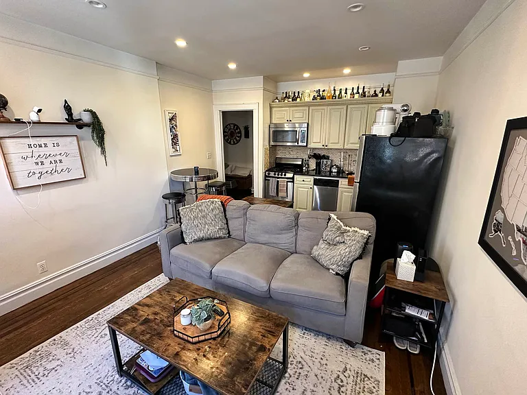 202-10 43rd Ave #4A — Photo 2