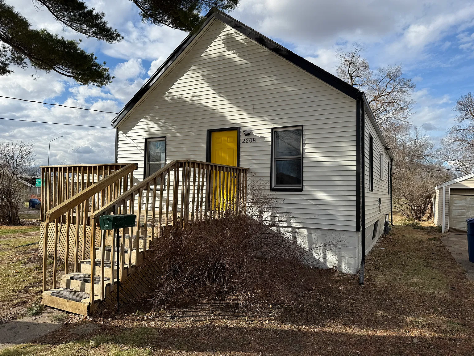 2208 Elizabeth Avenue — Photo 1