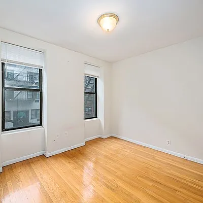 Rented by Domus Realty | media 17