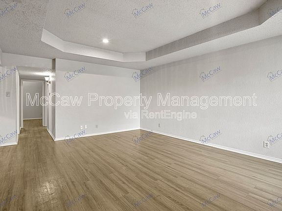 3rd image of 6704 S Creek Dr