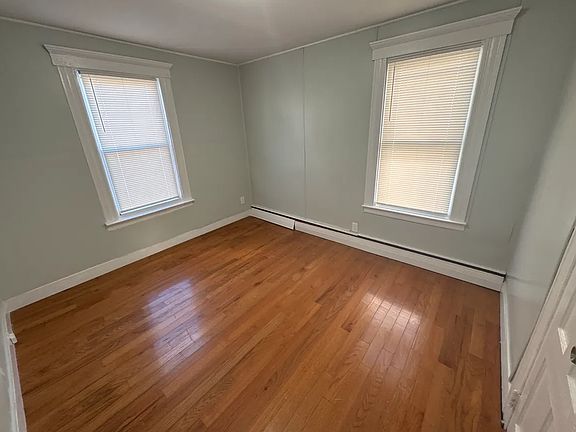 4th image of 125 Lamberton St #3
