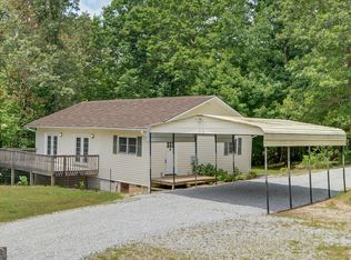 42 Kaolin Ln, Tiger, GA 30576