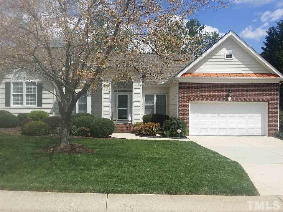 1st image of 15 York Woods Pl