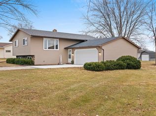 2776 Continental Dr, Green Bay, WI 54311