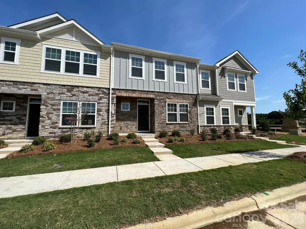 208 Sagecroft Ln, Indian Trail, NC 28079