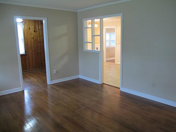 4th image of 2542 Berkley Ave SW