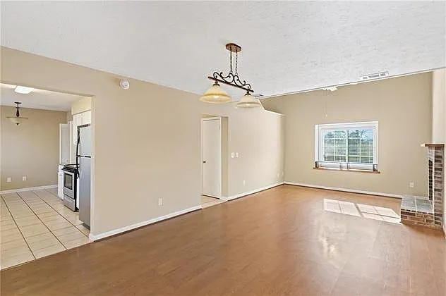 827 Cheyenne Ave — Photo 3
