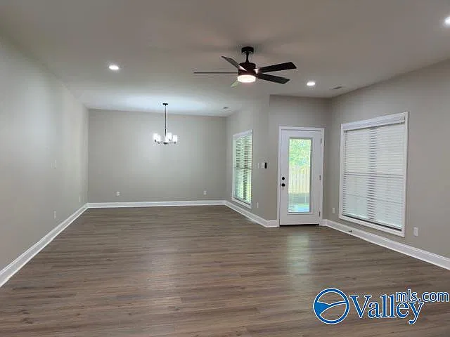 3 bed, 1500 sqft, $1,700 — Photo 4