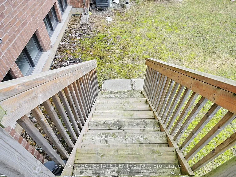 80 Scarletwood St — Photo 47