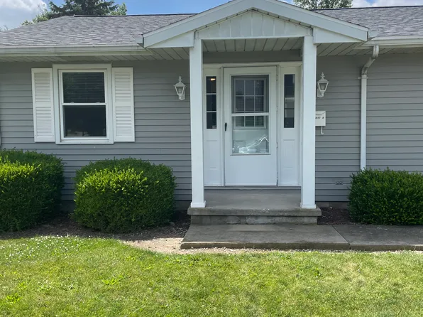 1017 Ebersole Blvd #A, Fostoria, OH 44830