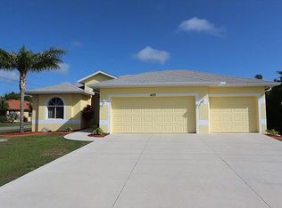 400 Albatross Rd, Rotonda West, FL 33947