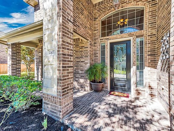 Gorgeous Trendmaker home on cul de sac street