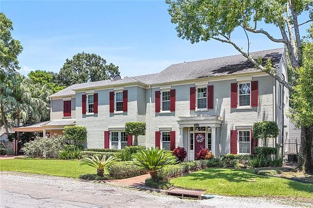 1st image of 443 Bellaire Dr