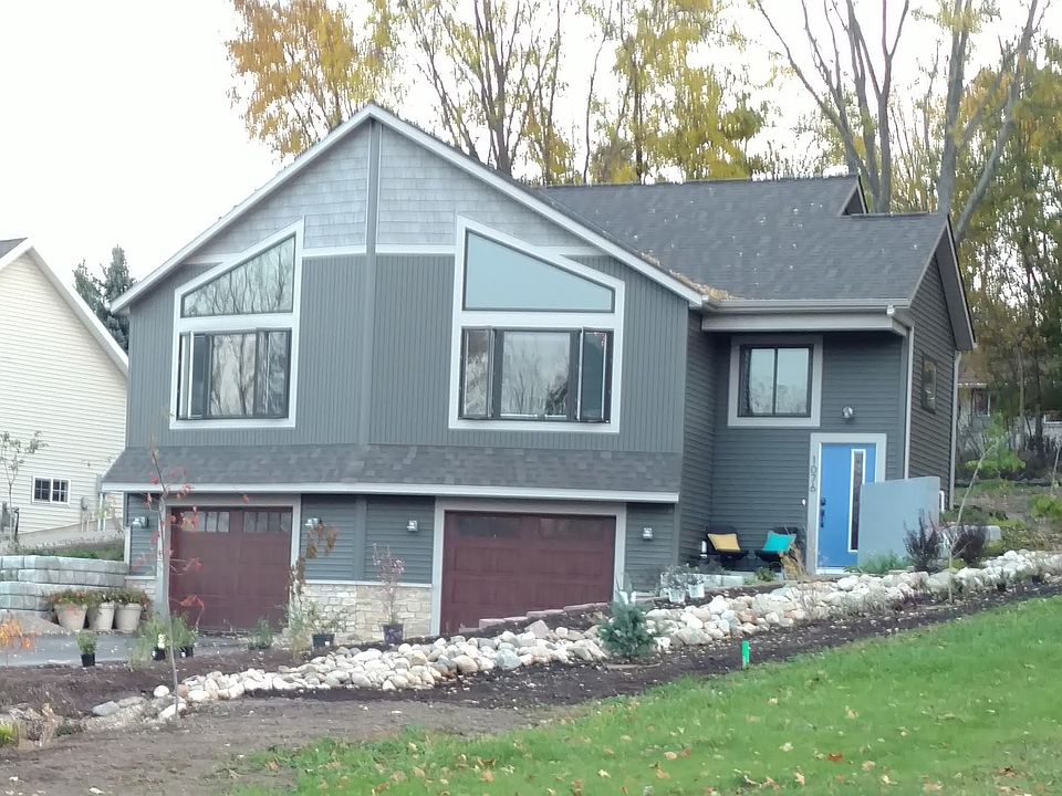 1st image of 1076 Paw Paw Dr
