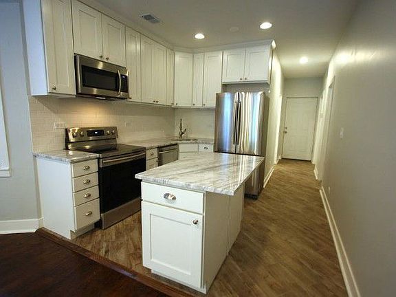 3rd image of 1864 N Bissell St #1