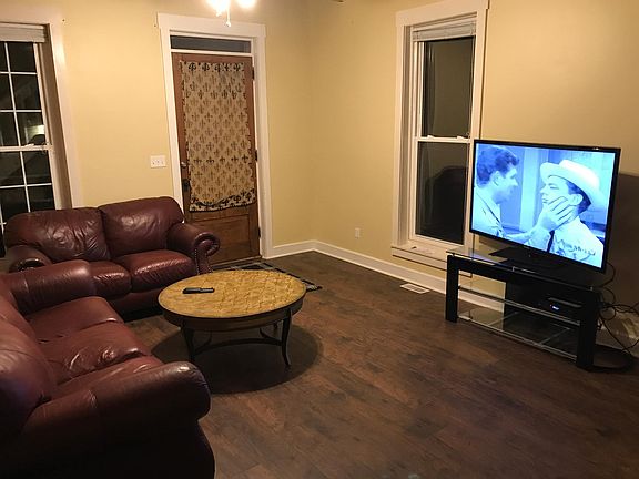 Spacious Family Room