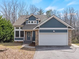 79 Noble Rd, Fairview, NC 28730