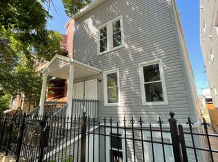 2424 W. Iowa St, Chicago, IL 60622