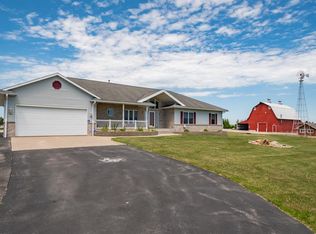 4900 Beverly Rd SW, Cedar Rapids, IA 52404