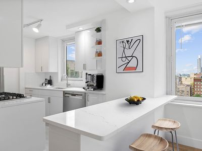 322 W 57th St APT 19C, New York, NY, 10019