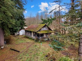 8357 Robinson Rd, Sedro Woolley, WA 98284