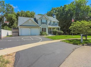 160 Timber Ridge Rd, Stratford, CT 06614