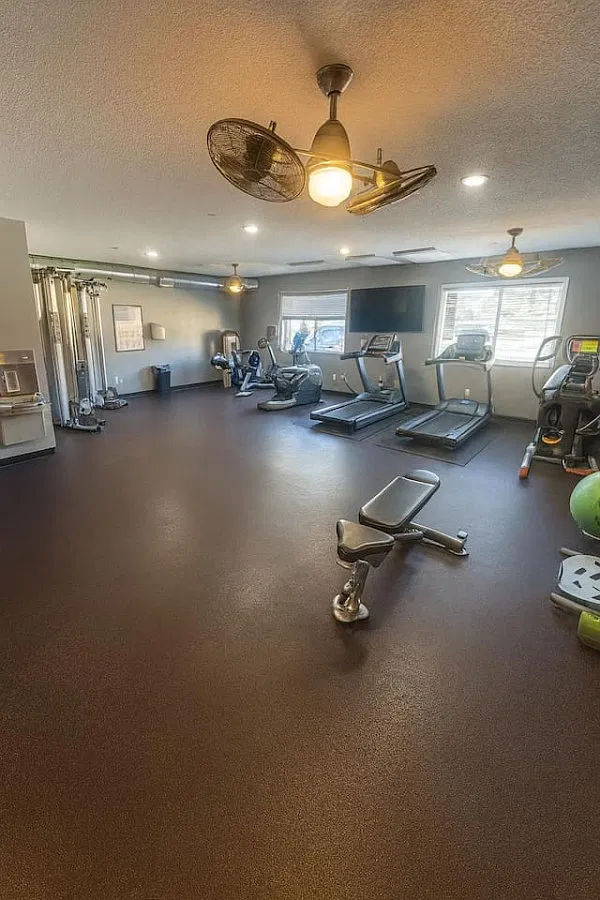 2 bed, $3,400 — Photo 2